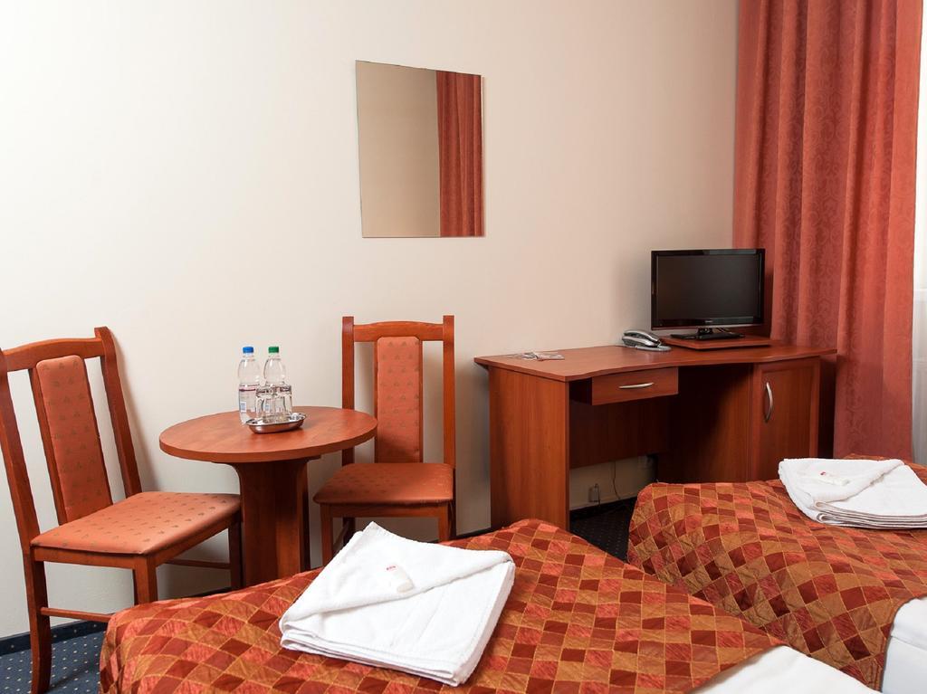 Hotel Arkadia Legnica Room photo
